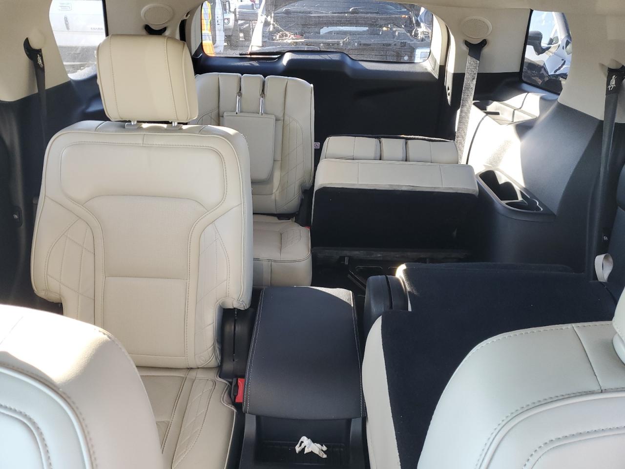 FORD EXPLORER PLATINUM