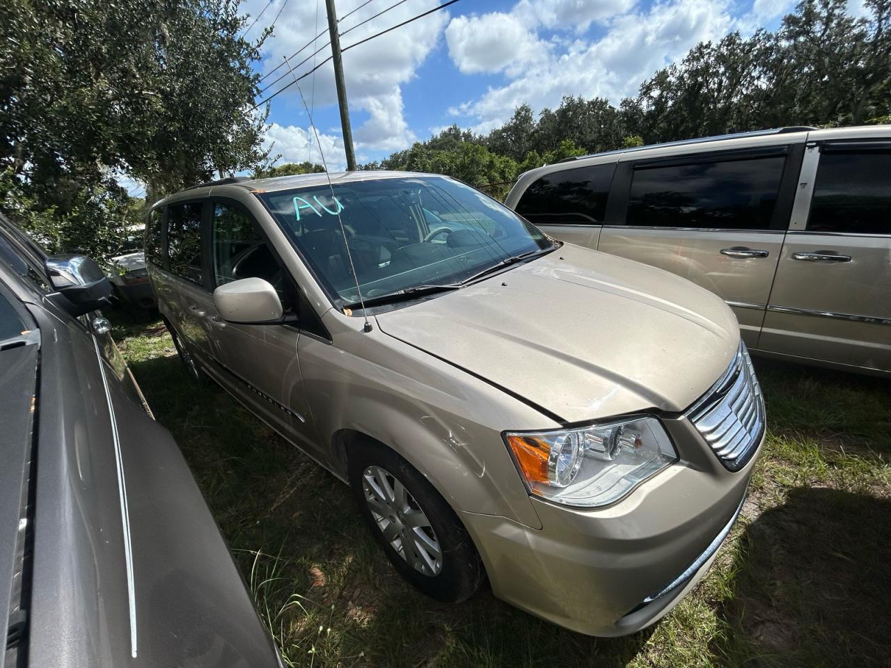 CHRYSLER TOWN & COUNTRY TOURING
