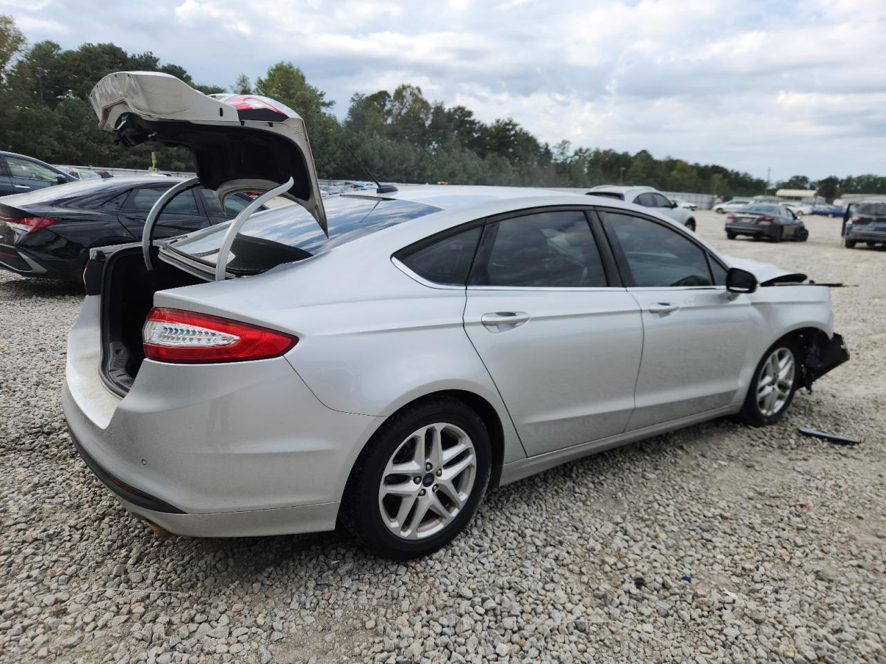 FORD FUSION SE