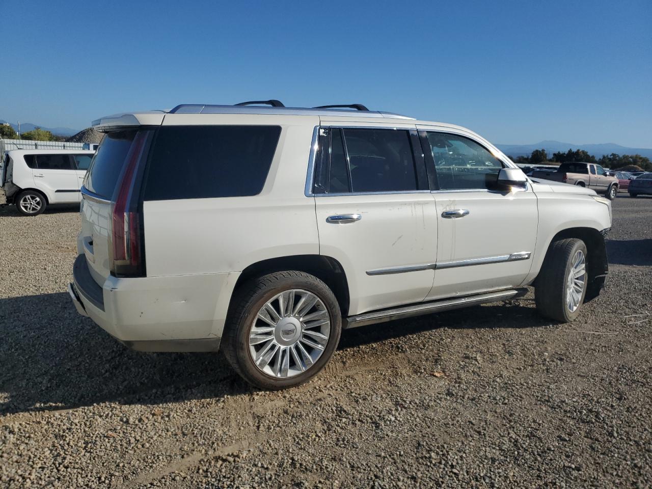 CADILLAC ESCALADE PREMIUM