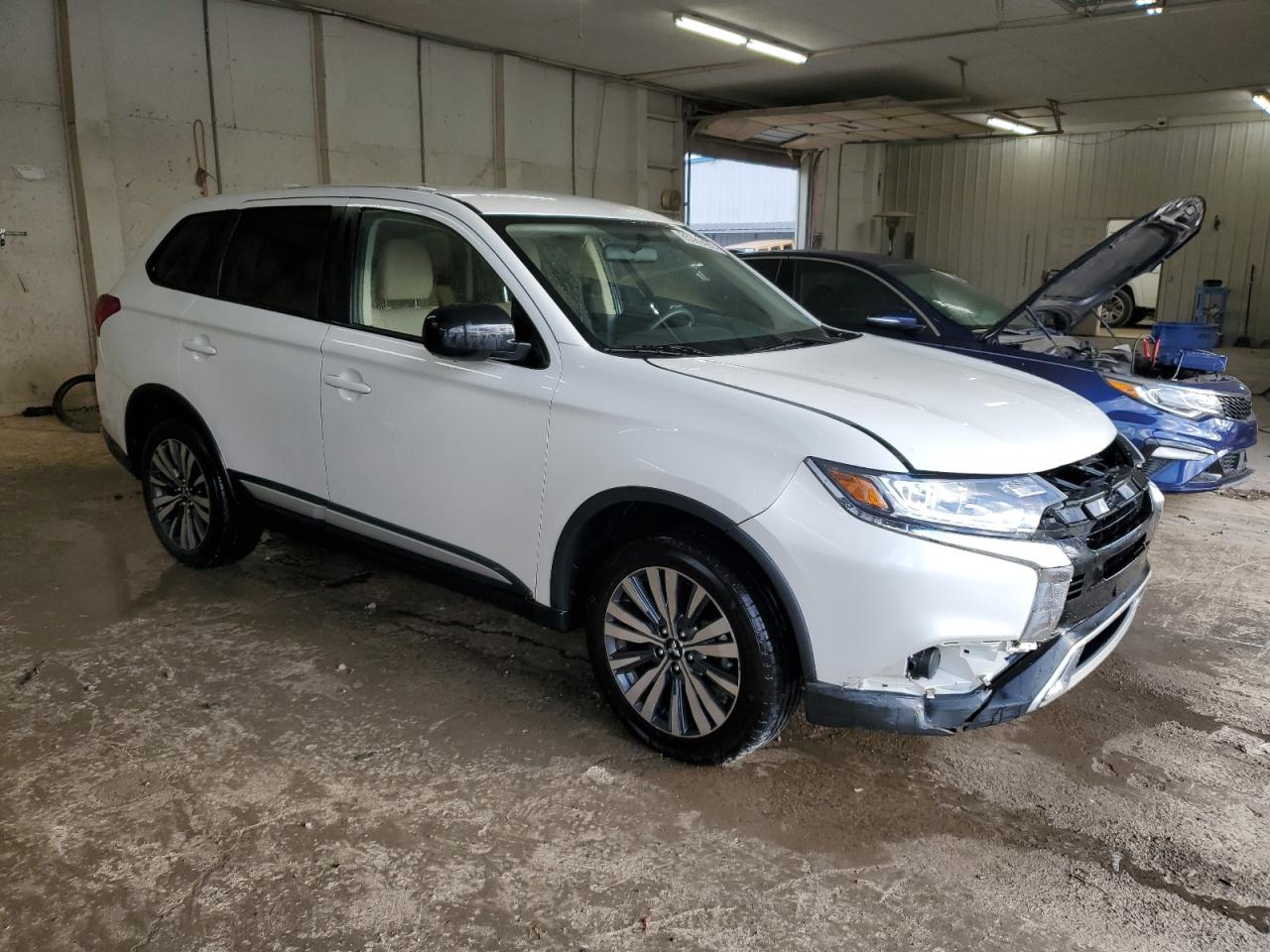 MITSUBISHI OUTLANDER ES