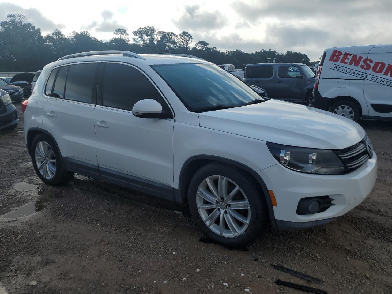 VOLKSWAGEN TIGUAN S
