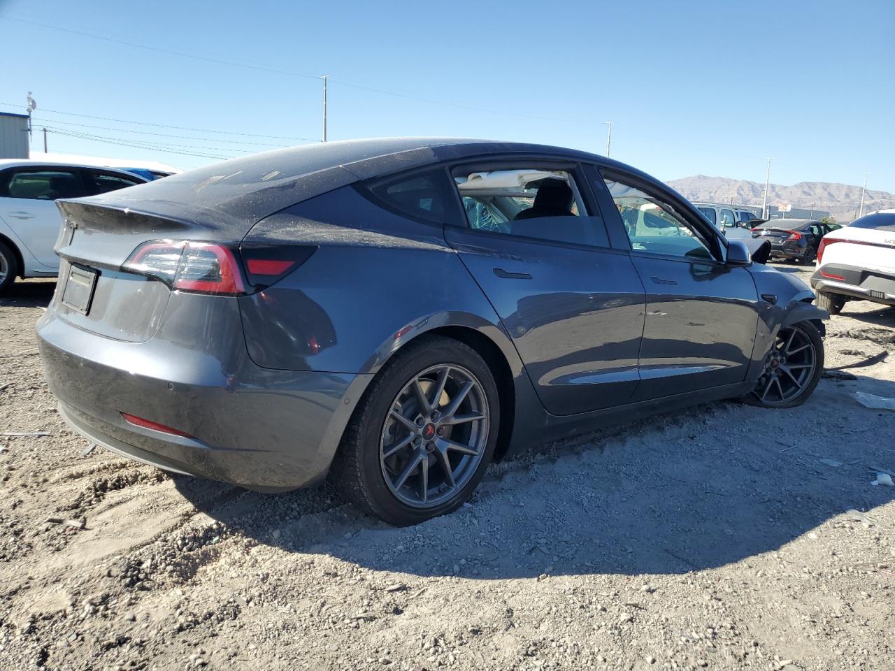 TESLA MODEL 3