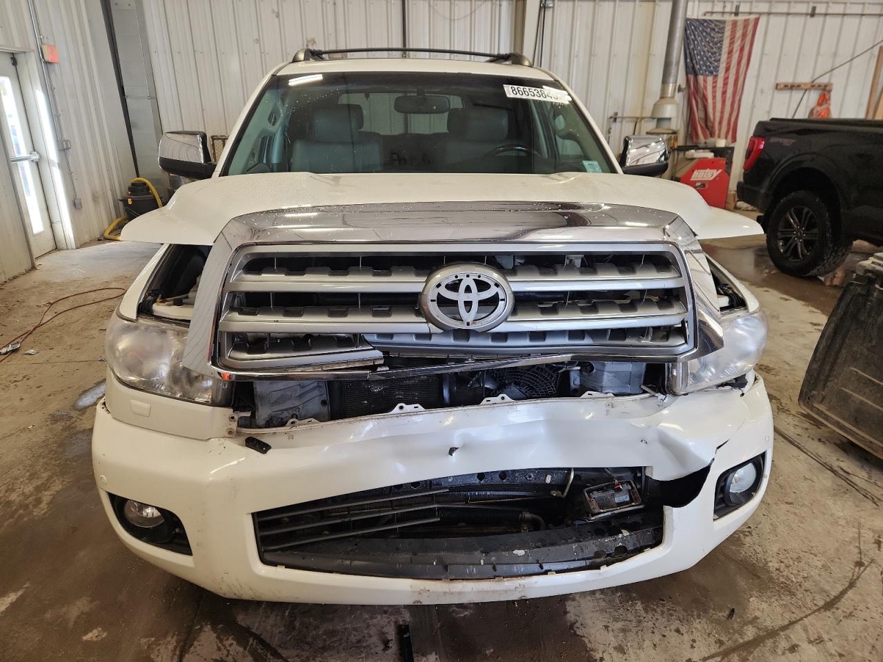 TOYOTA SEQUOIA PLATINUM