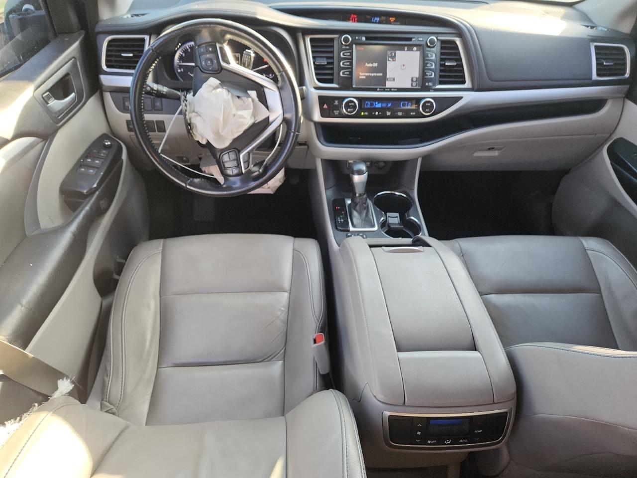 TOYOTA HIGHLANDER SE