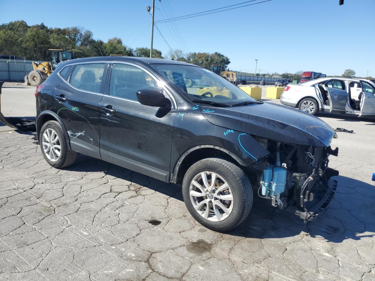 NISSAN ROGUE SPORT S