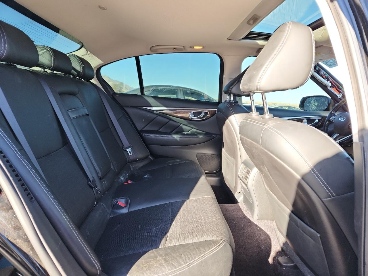 INFINITI Q50 HYBRID PREMIUM