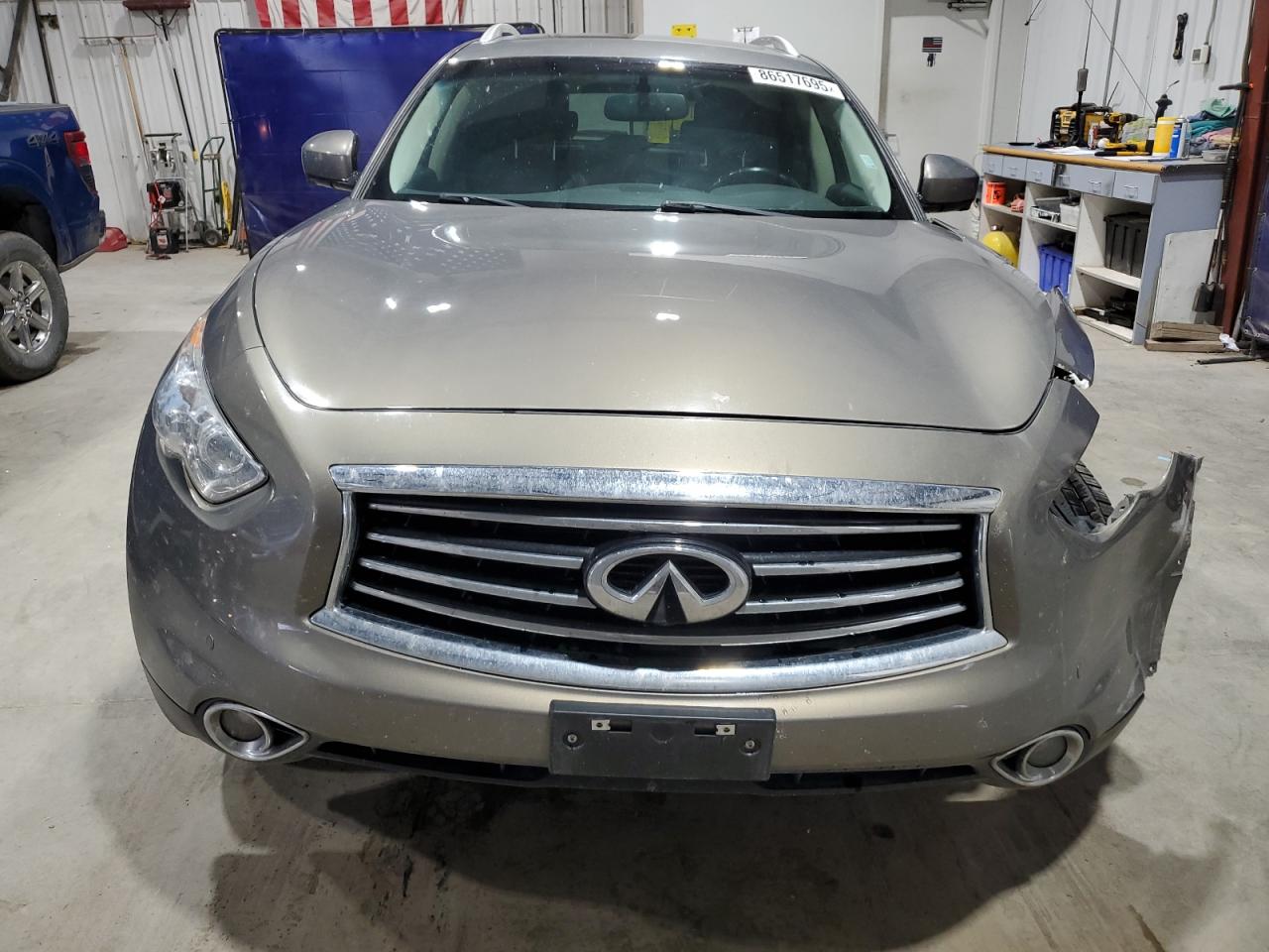 INFINITI QX70