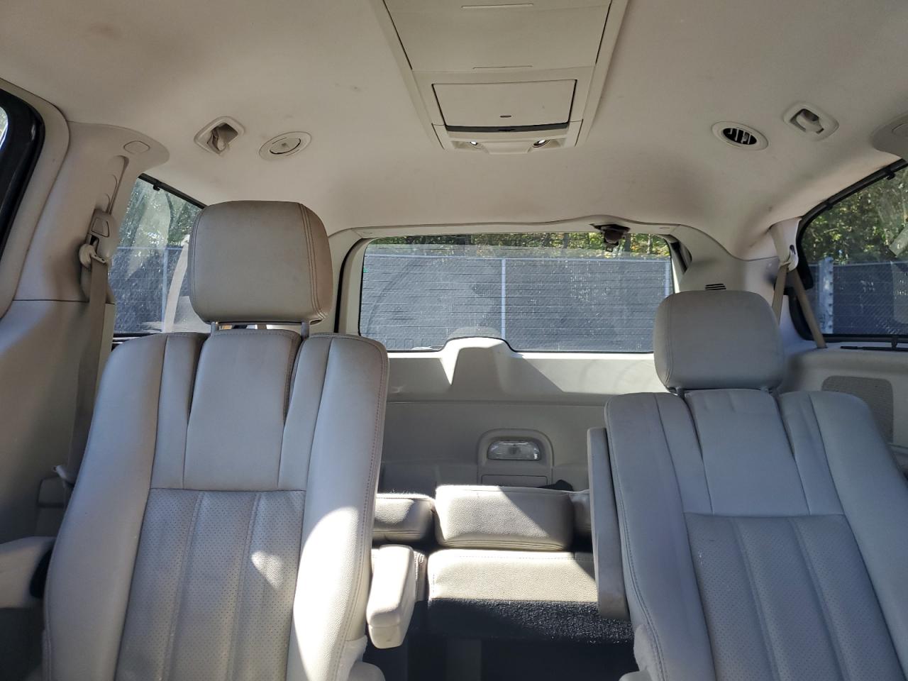 CHRYSLER TOWN & COUNTRY TOURING L