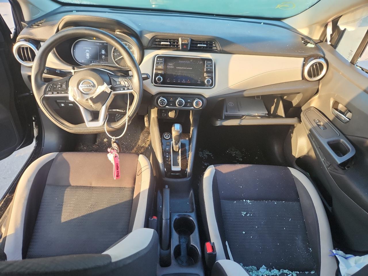 NISSAN VERSA SV