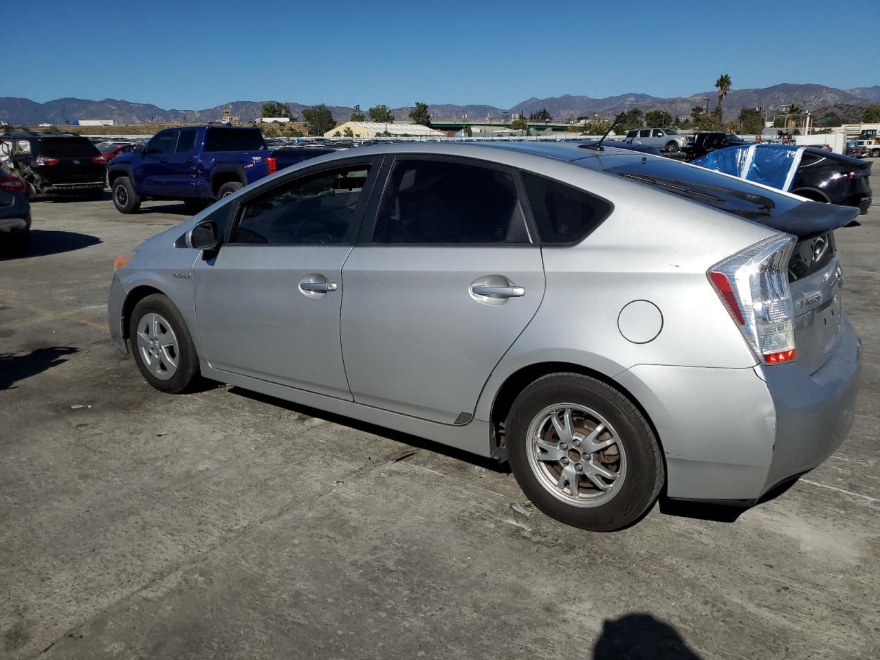 TOYOTA PRIUS