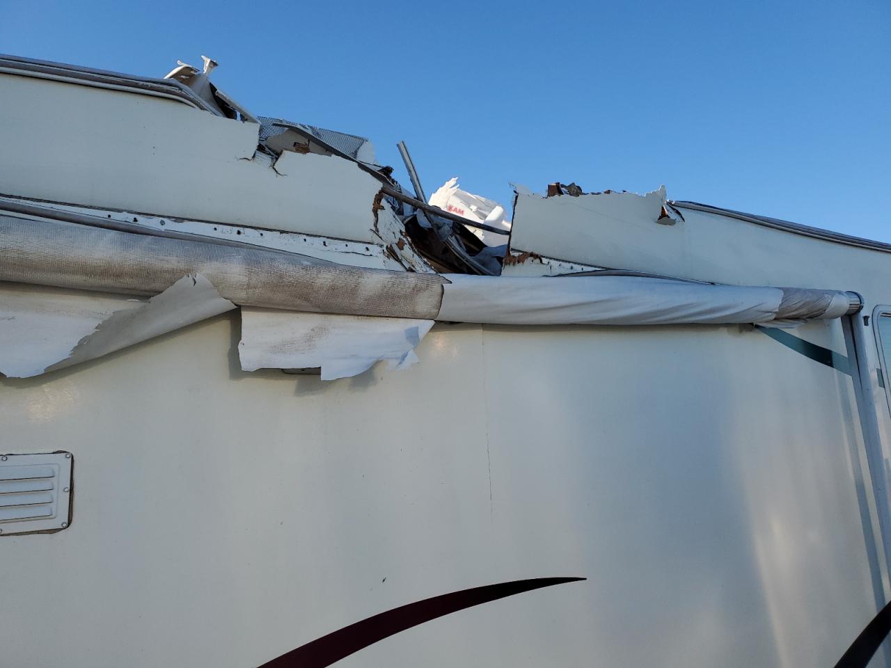 Lot #3287339982 2003 WILDERNESS CAMPER