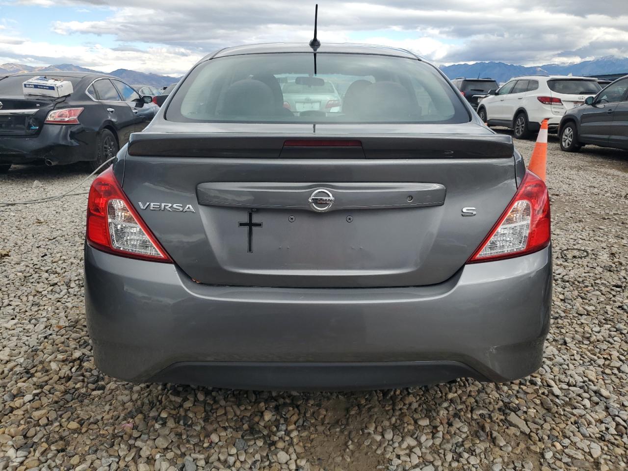 NISSAN VERSA S