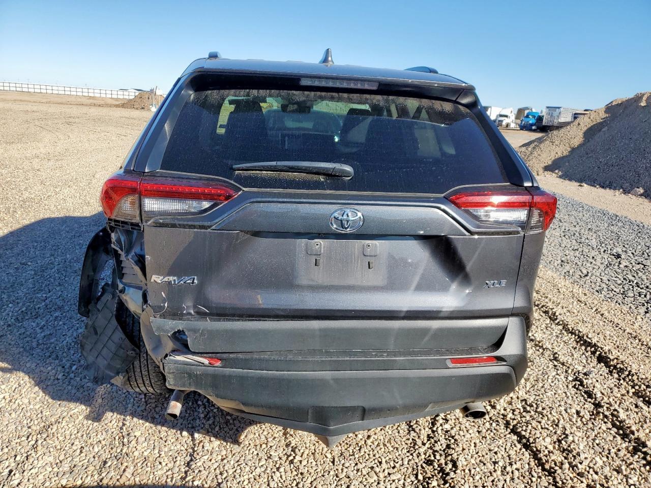 TOYOTA RAV4 XLE PREMIUM