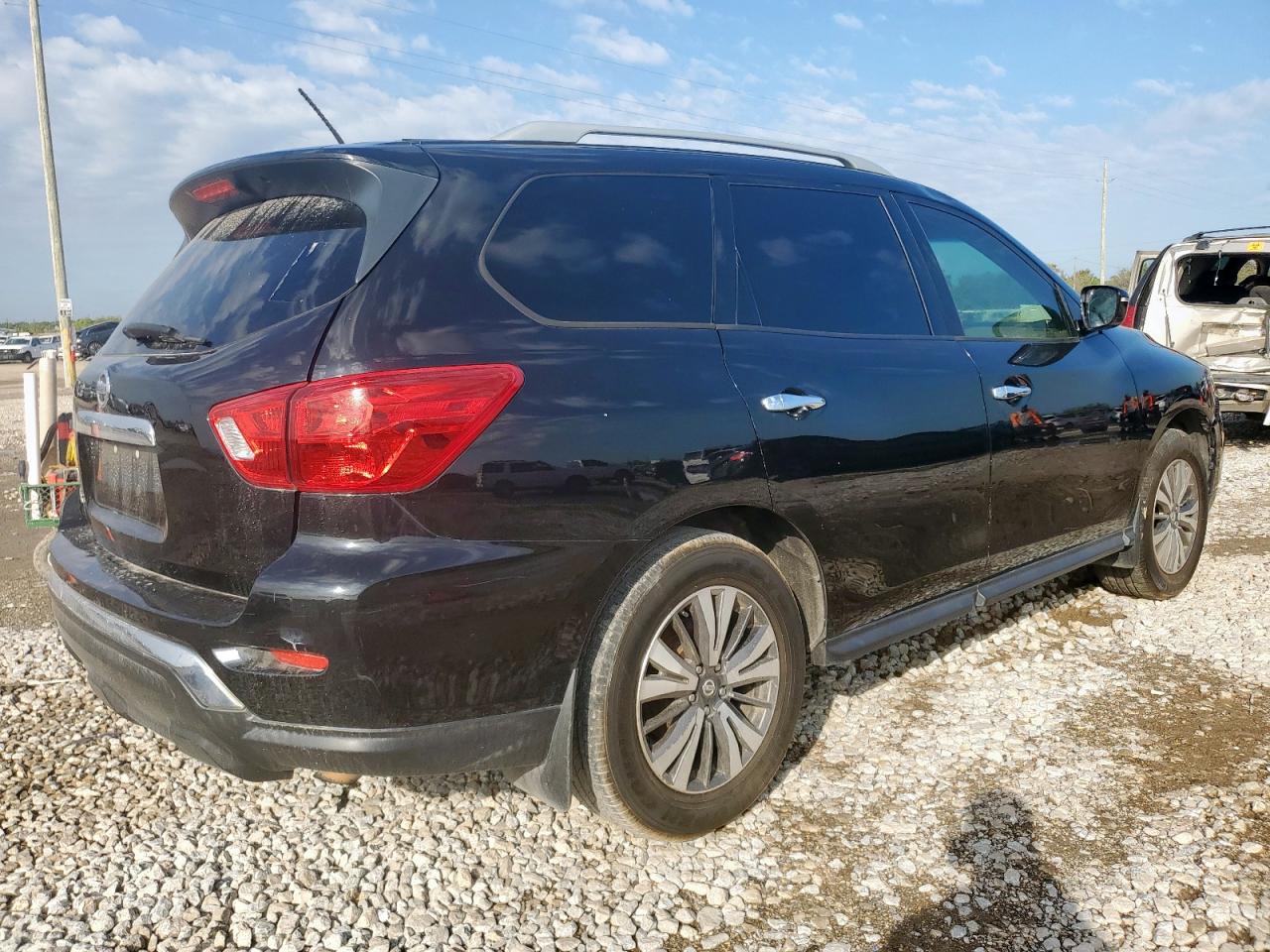 Lot #3301860988 2017 NISSAN PATHFINDER
