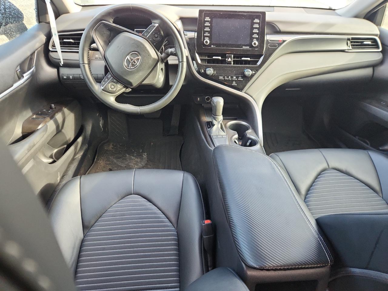 TOYOTA CAMRY SE NIGHT SHADE