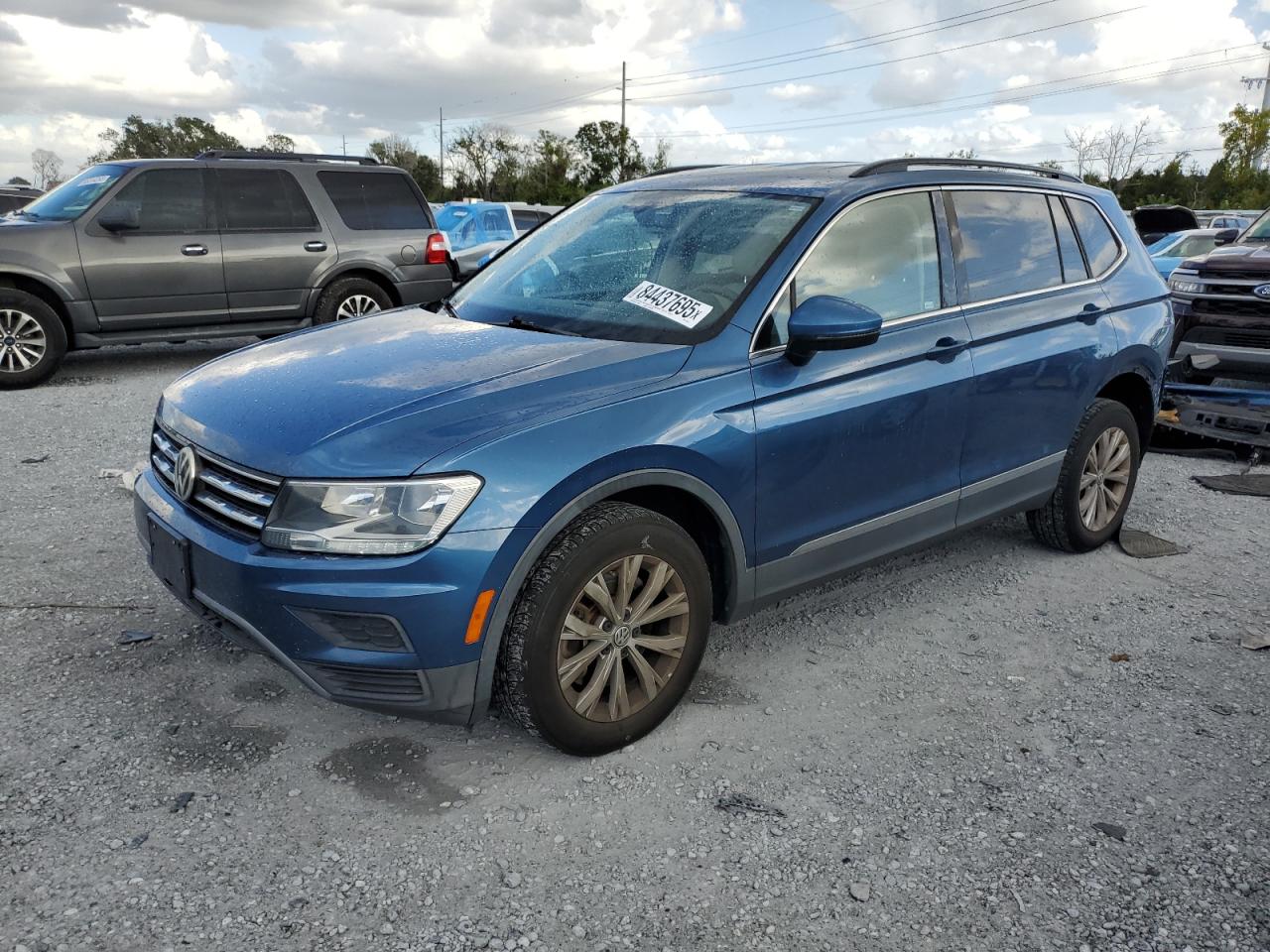 VOLKSWAGEN TIGUAN SE