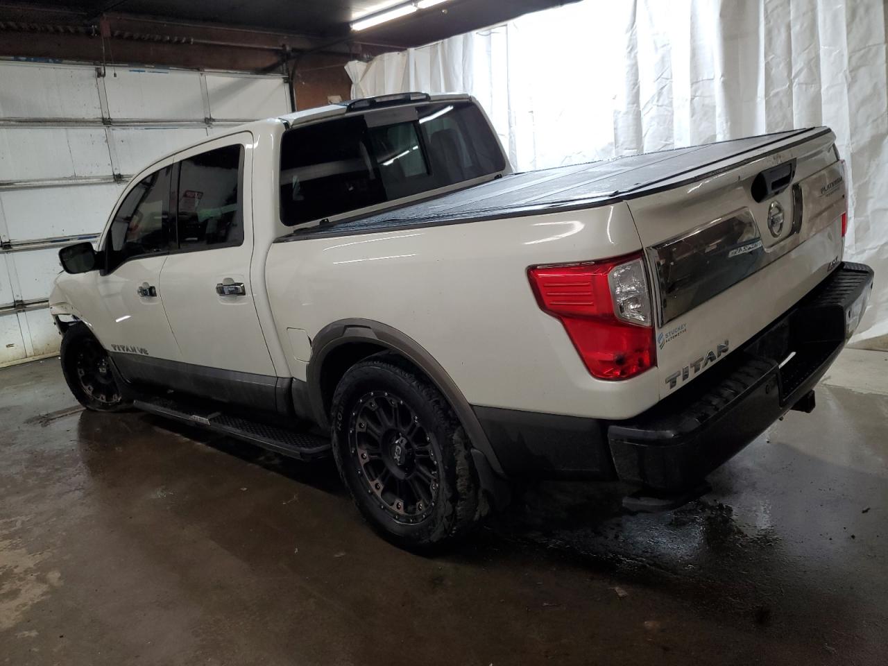 NISSAN TITAN SV