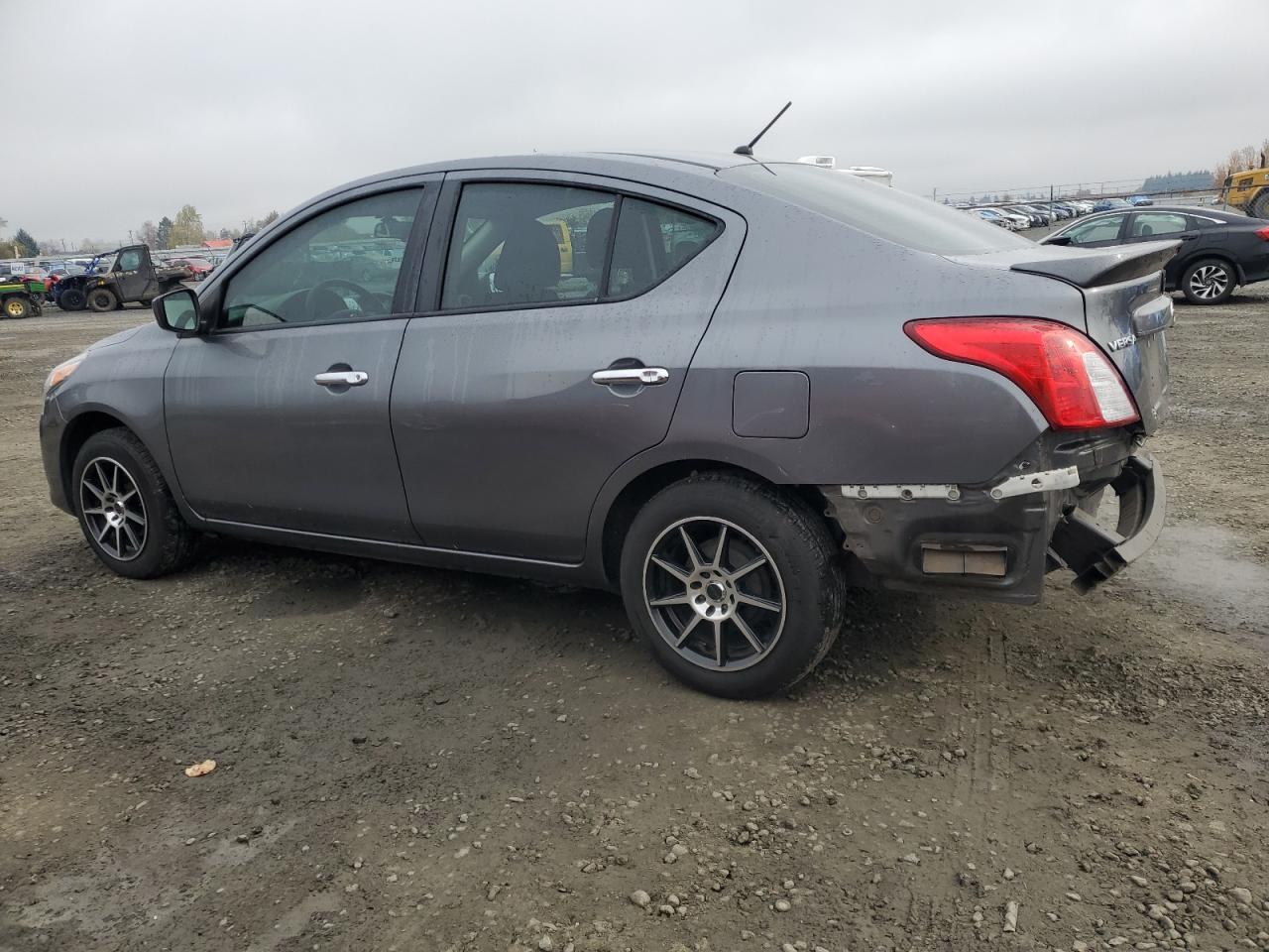 NISSAN VERSA S