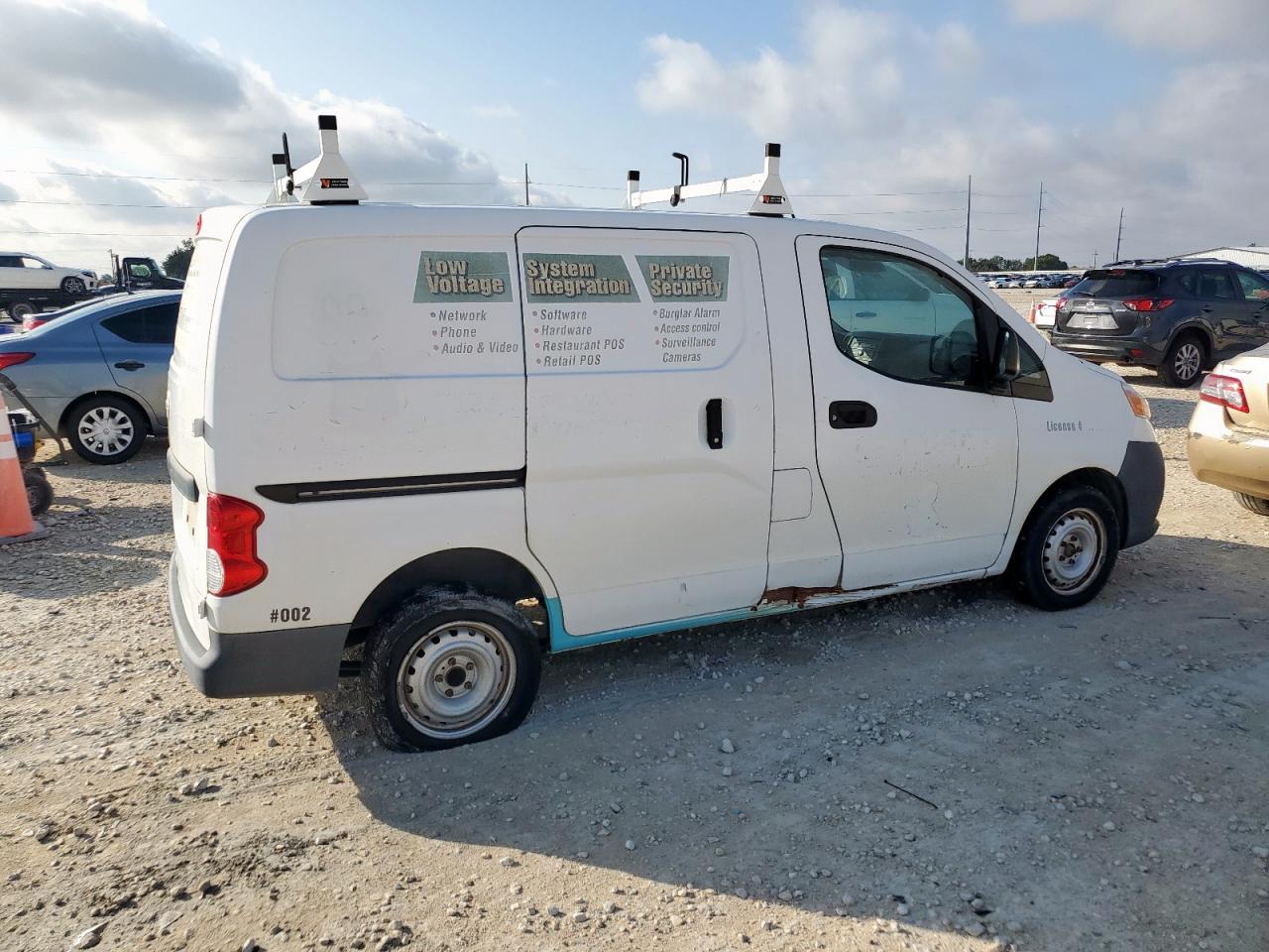 NISSAN NV200 2.5S