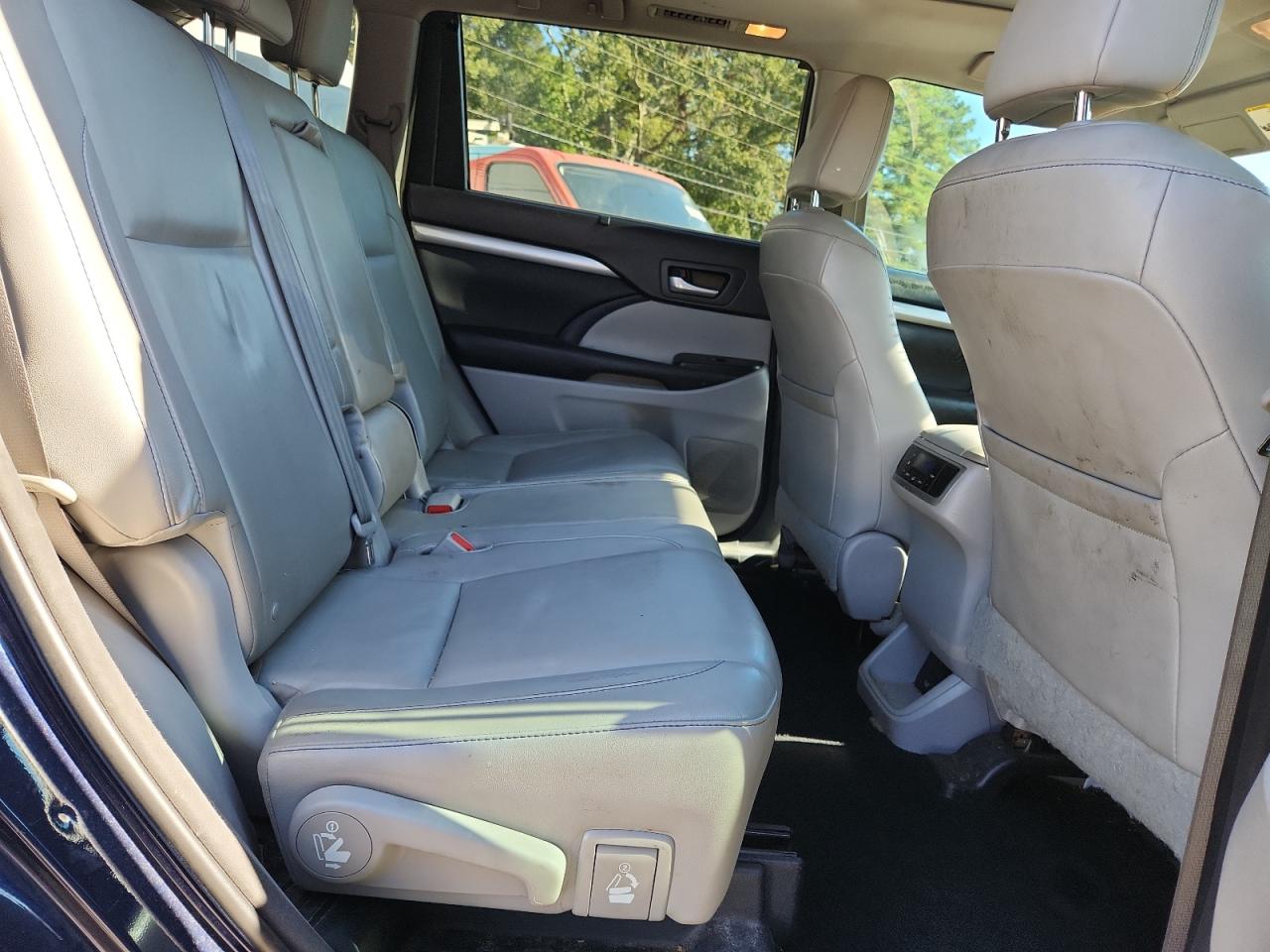 TOYOTA HIGHLANDER XLE