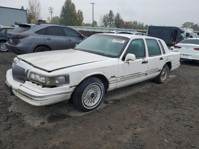 LINCOLN TOWN CAR E
