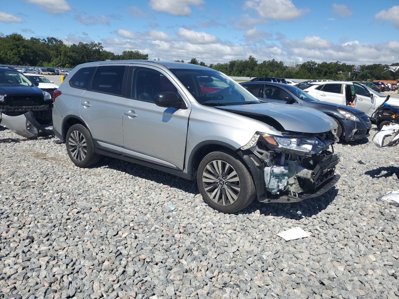 MITSUBISHI OUTLANDER ES