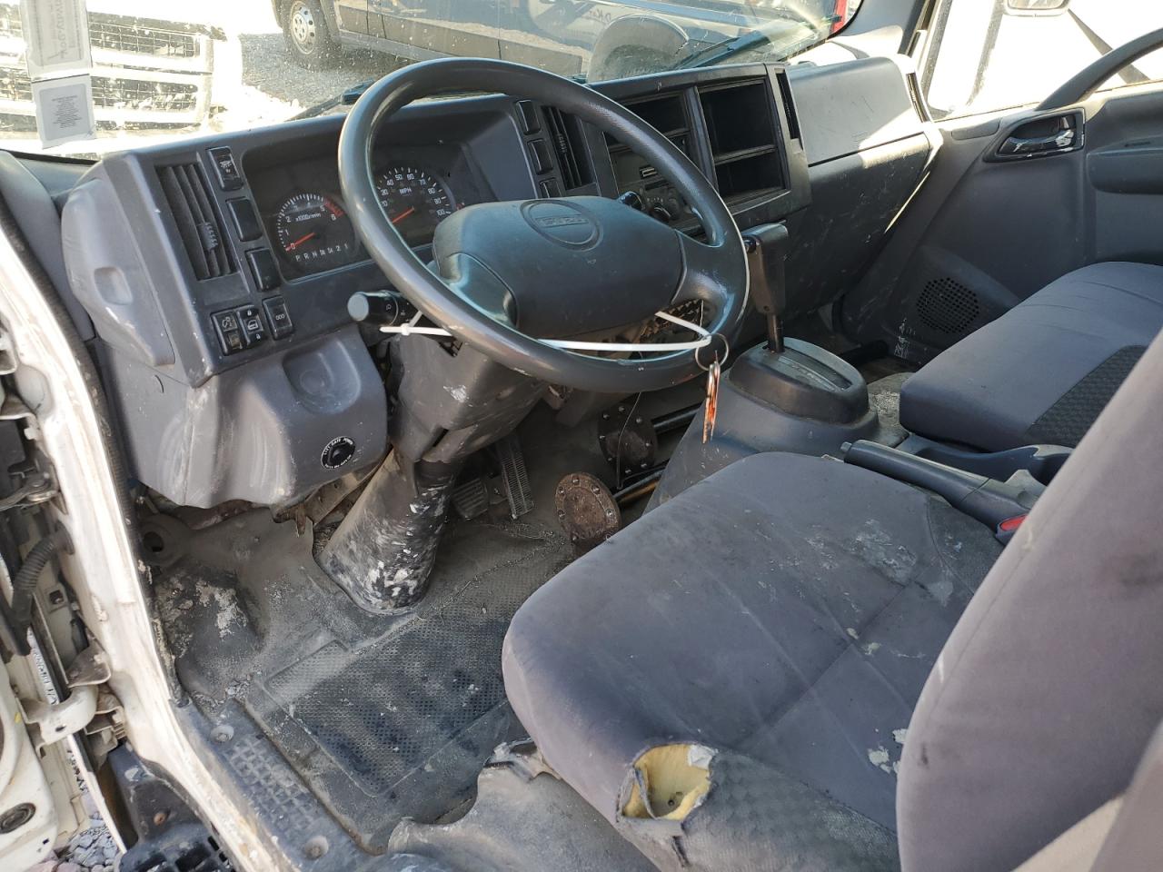 Lot #3297543228 2015 ISUZU NPR HD