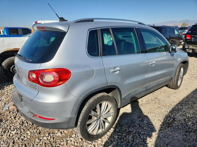 2011 VOLKSWAGEN TIGUAN S - WVGBV7AX1BW500274