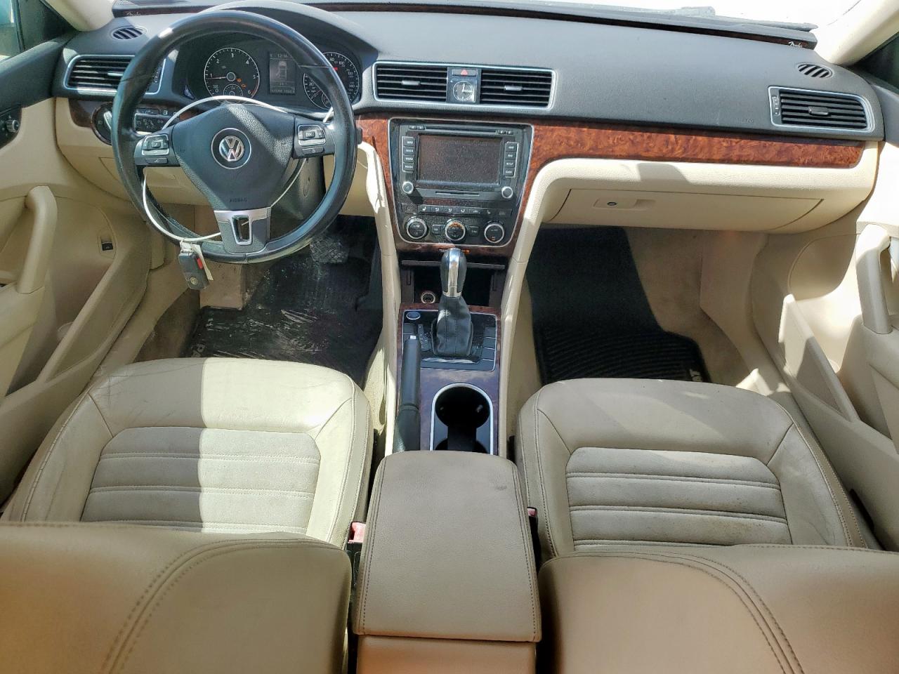 VOLKSWAGEN PASSAT SEL