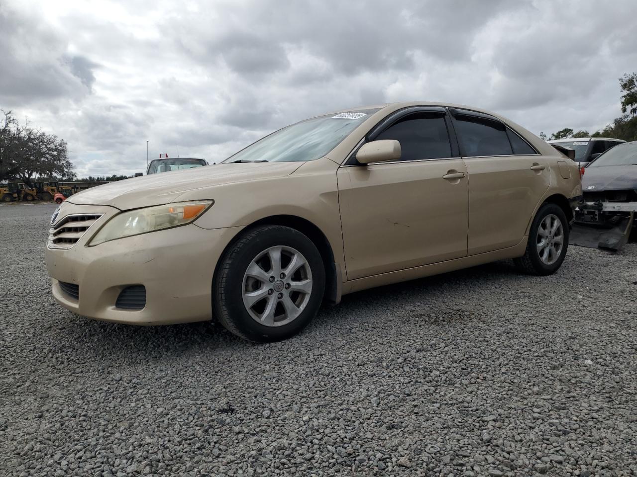 TOYOTA CAMRY BASE