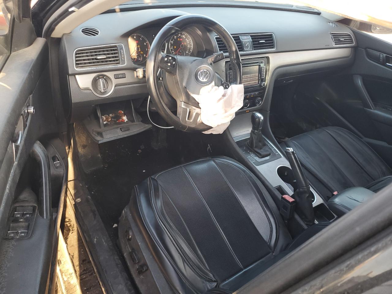 VOLKSWAGEN PASSAT SE