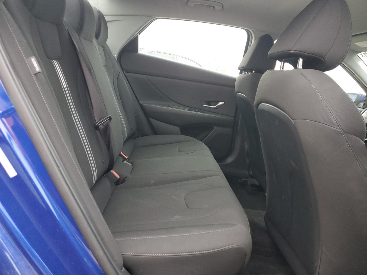 HYUNDAI ELANTRA BLUE