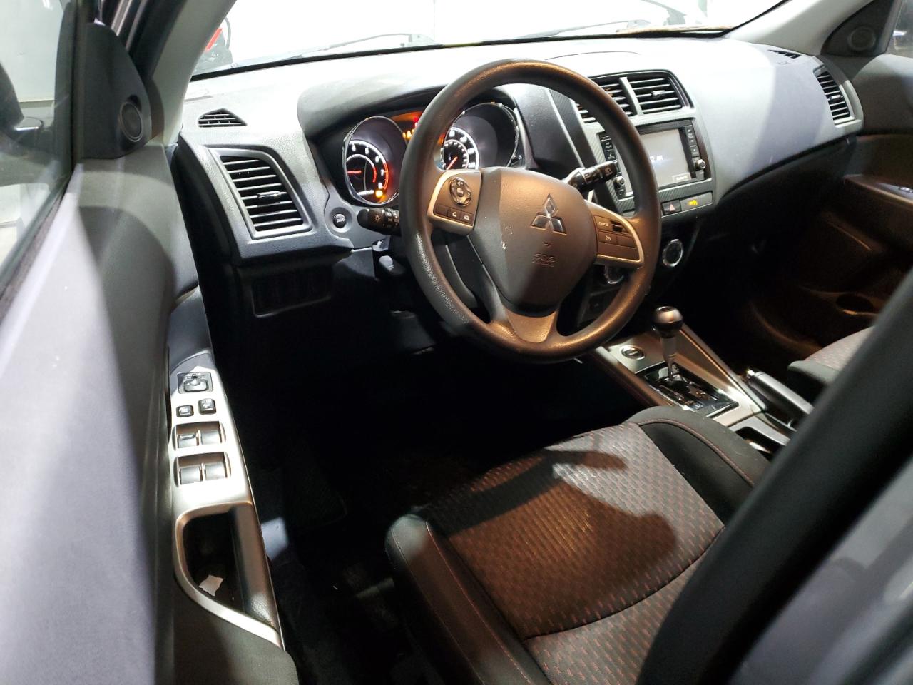 MITSUBISHI OUTLANDER ES