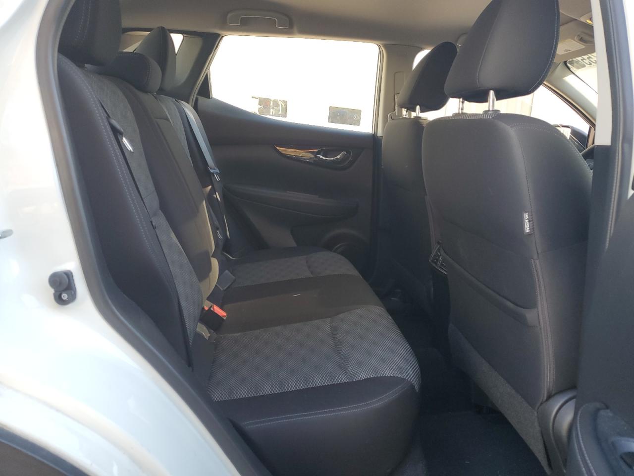 NISSAN ROGUE SPORT S