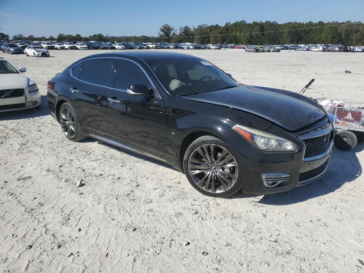 INFINITI Q70 3.7