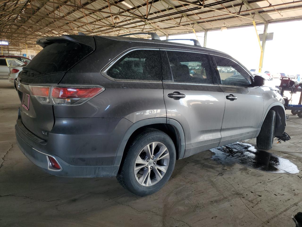 TOYOTA HIGHLANDER XLE