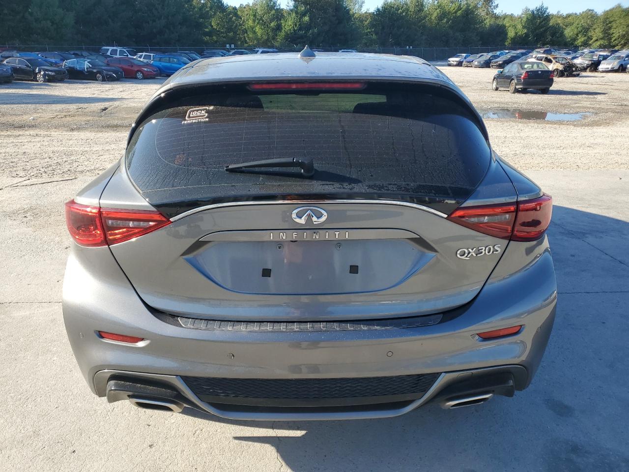 INFINITI QX30 PURE