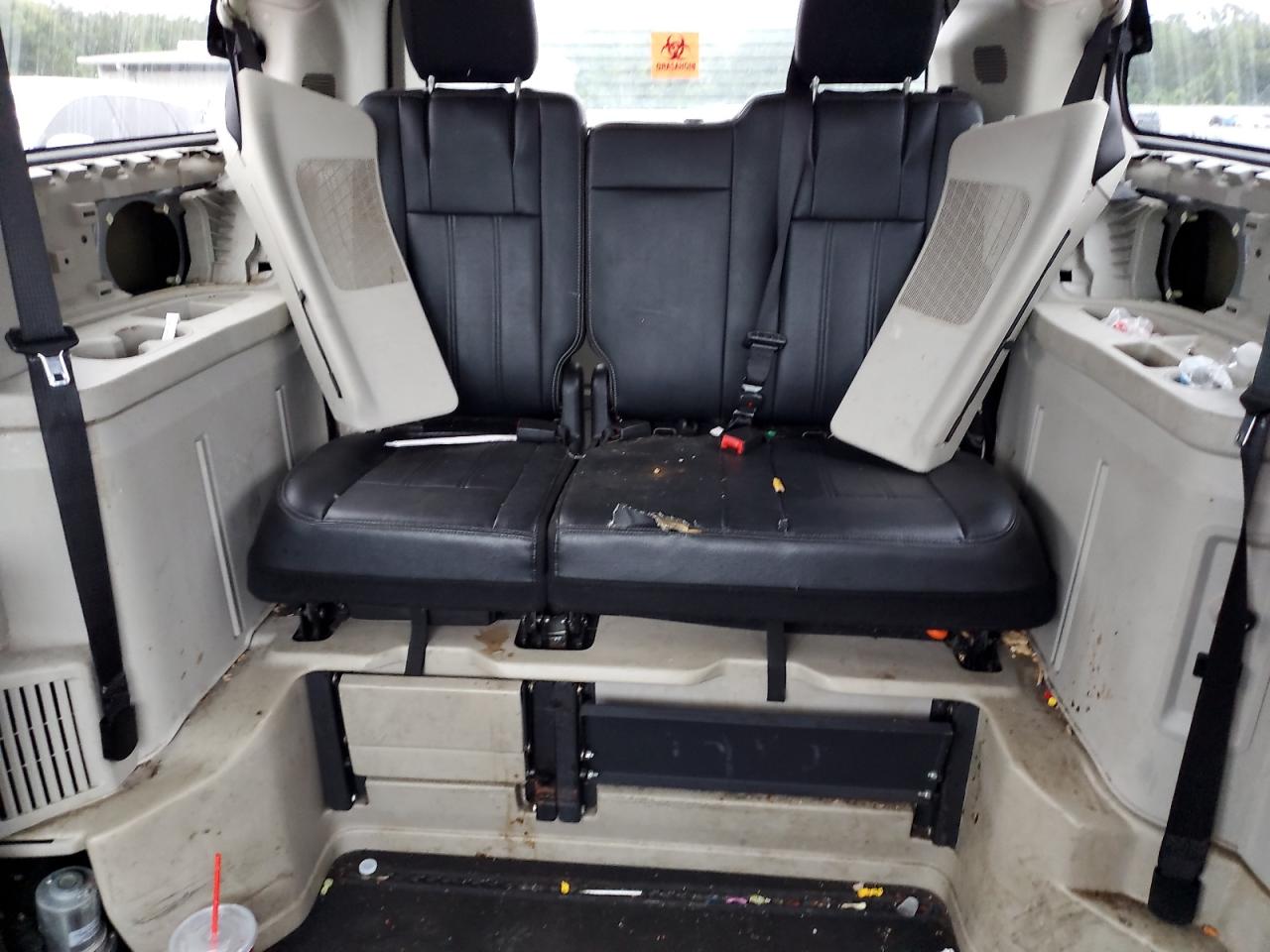 CHRYSLER TOWN & COUNTRY TOURING L