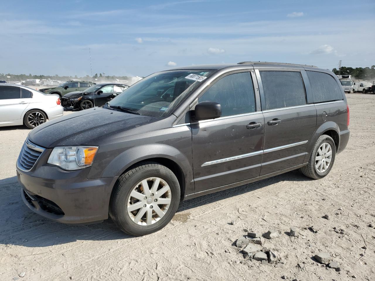 Lot #3317690067 2015 CHRYSLER TOWN & COU