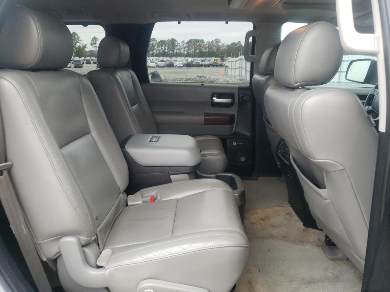 TOYOTA SEQUOIA PLATINUM