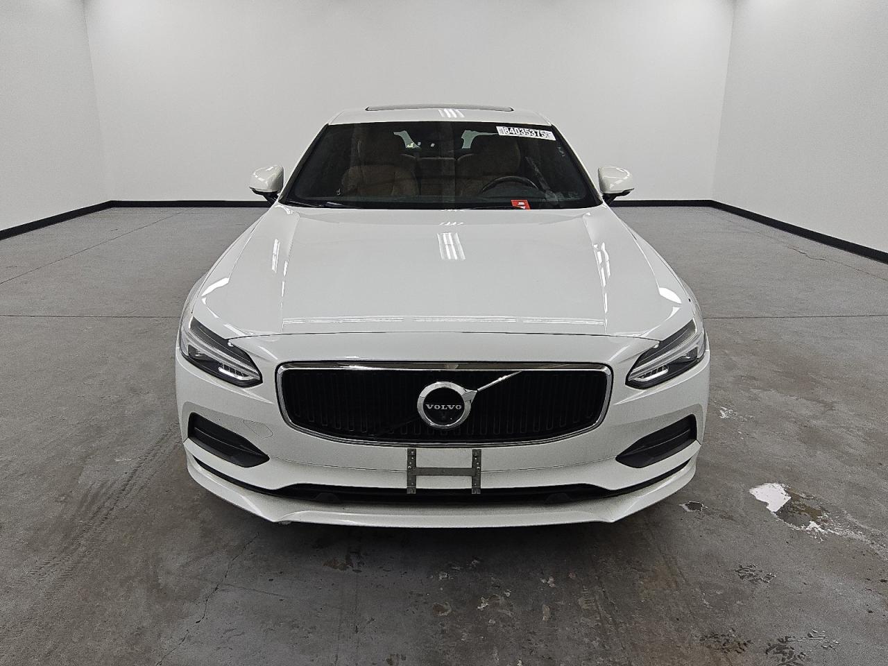 VOLVO S90 T5 MOMENTUM
