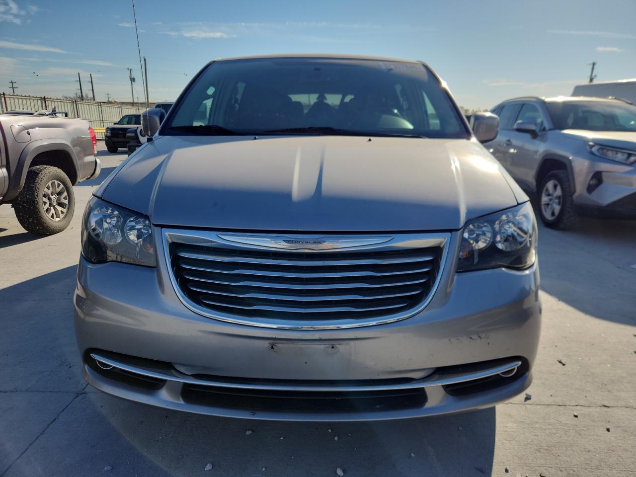 CHRYSLER TOWN & COUNTRY TOURING