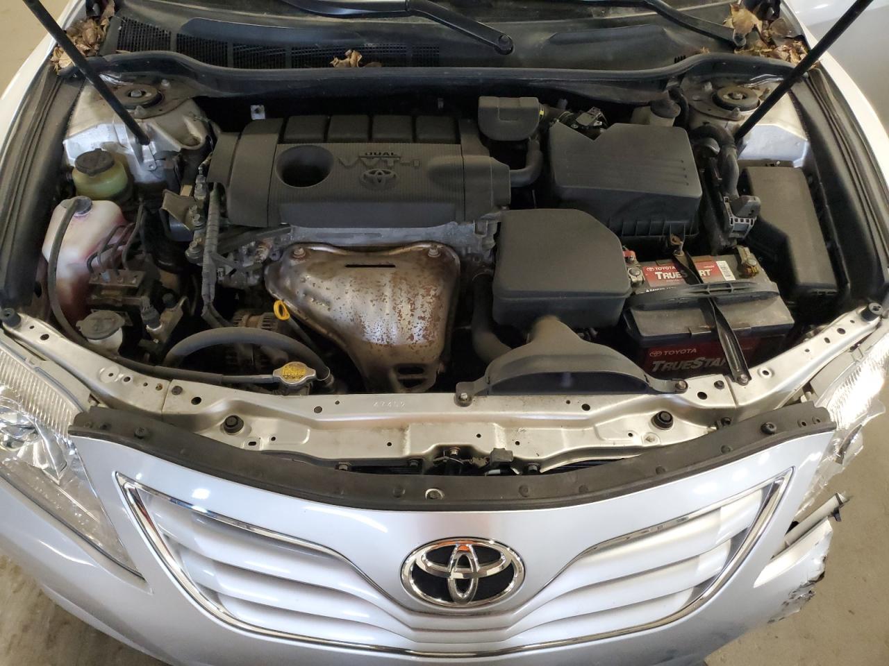TOYOTA CAMRY BASE