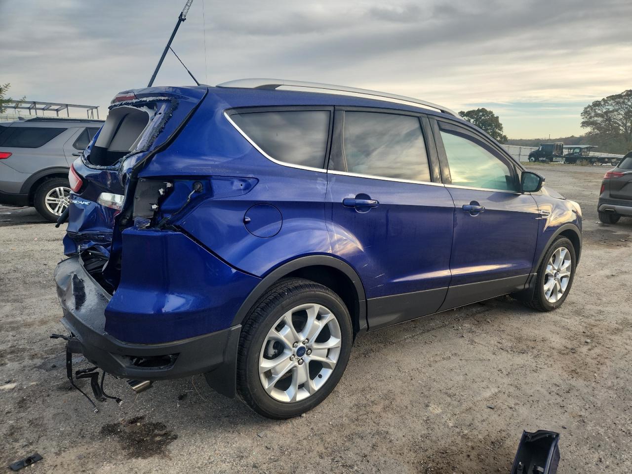 FORD ESCAPE TITANIUM
