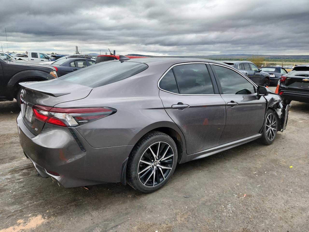 TOYOTA CAMRY SE
