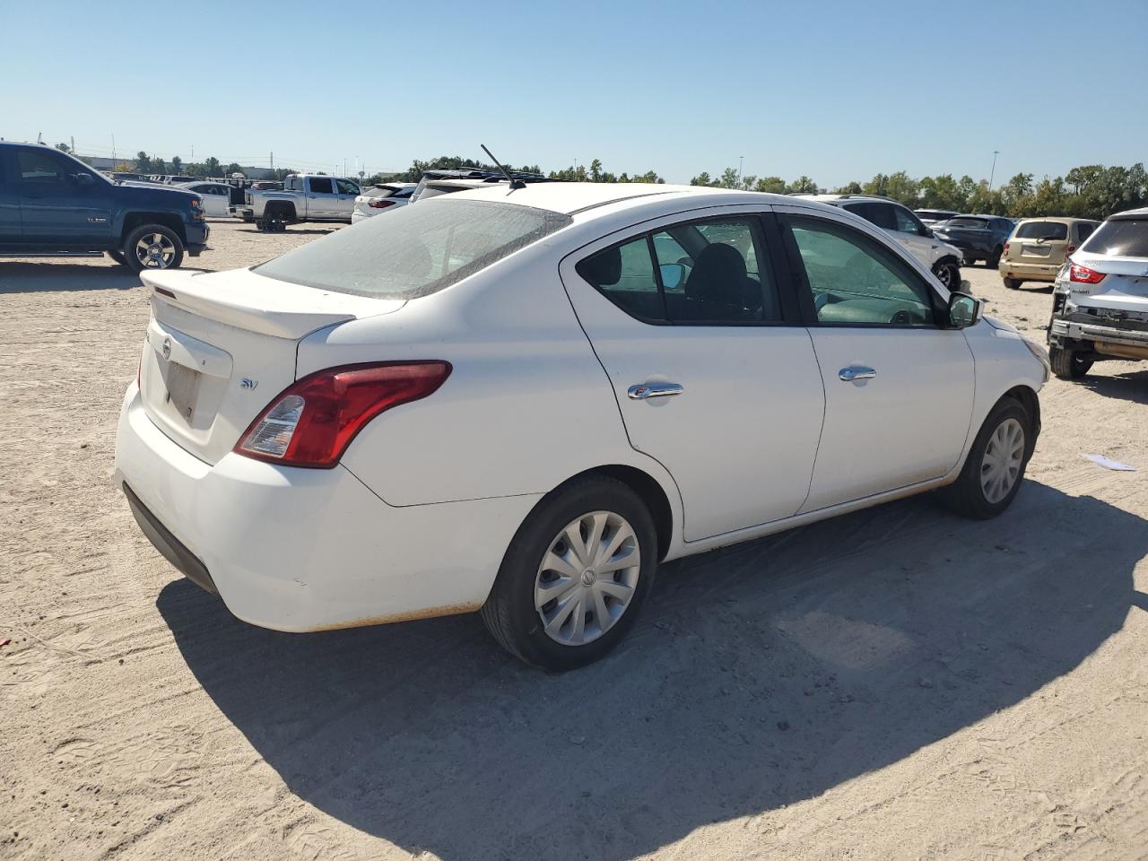 NISSAN VERSA S