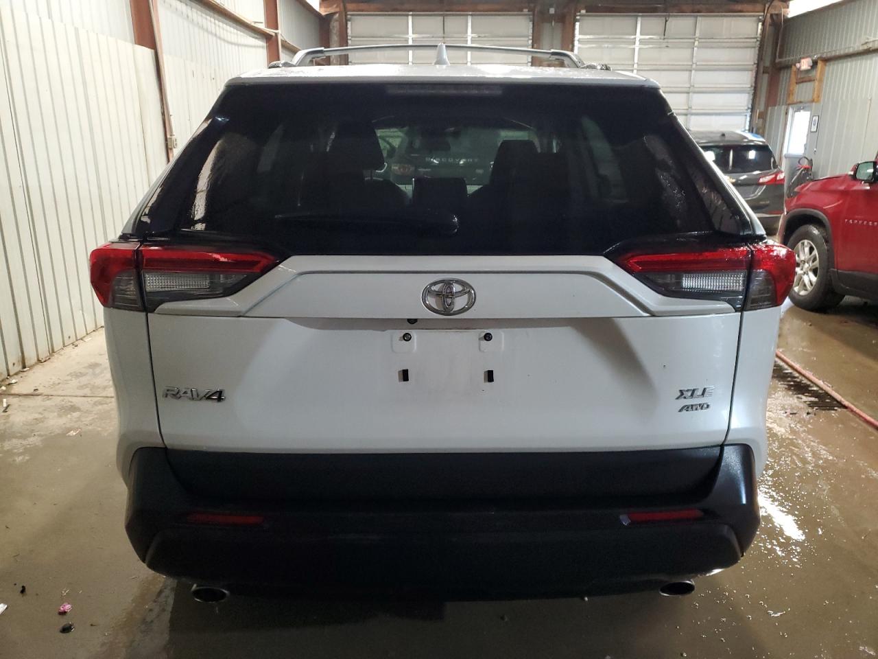 TOYOTA RAV4 XLE PREMIUM