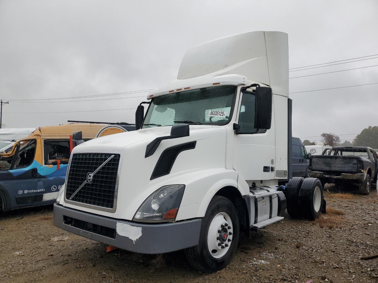 Lot #3279545259 2016 VOLVO VNL