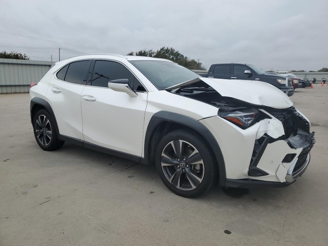 LEXUS UX 200